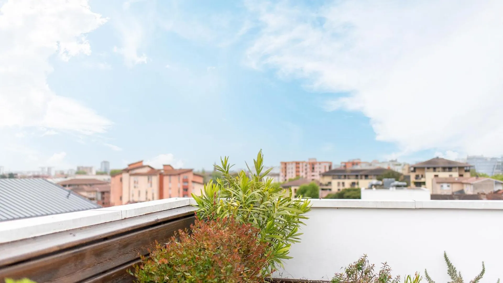 Le Surf : Triplex Apartment Toulouse