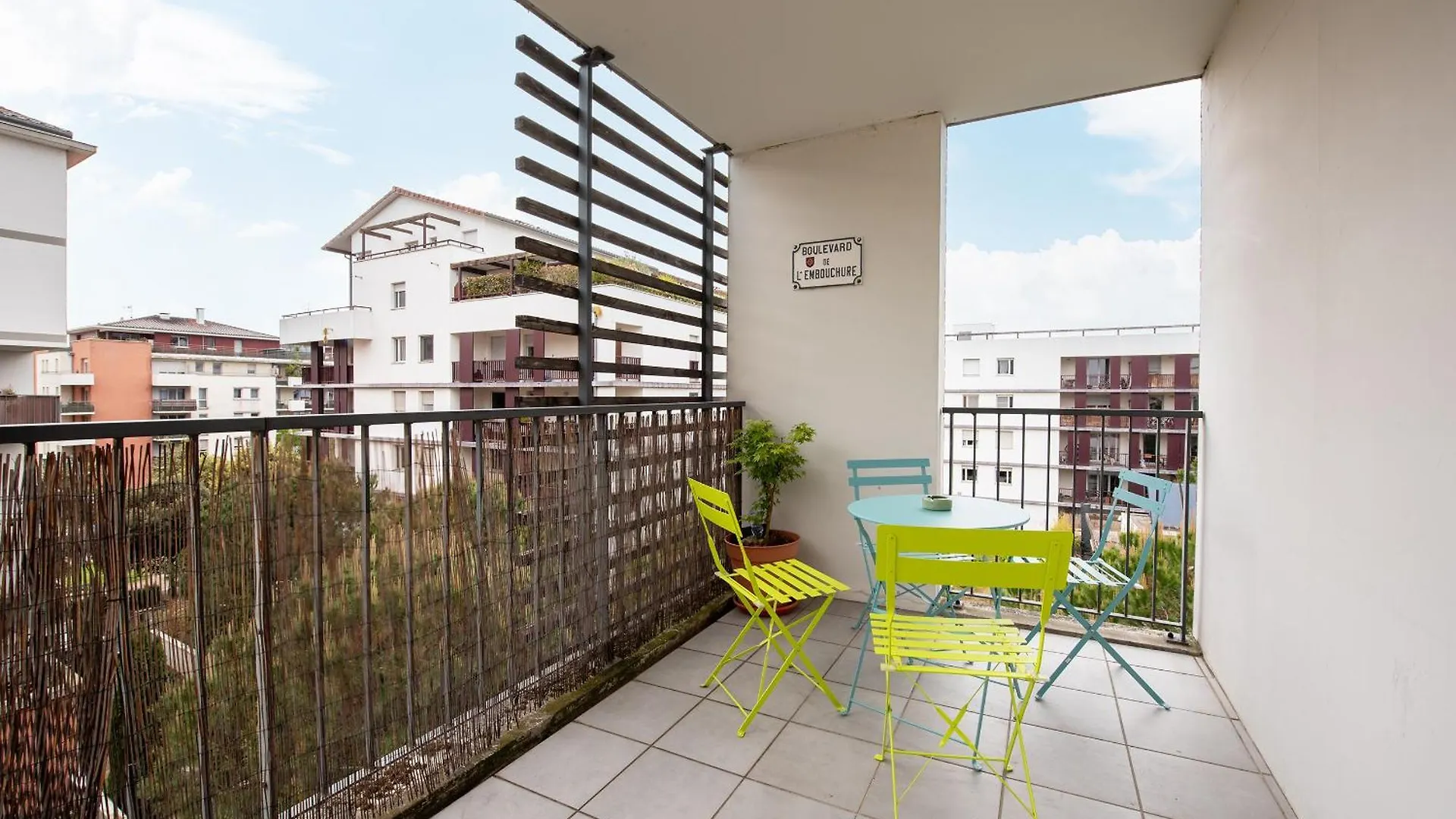 Le Surf : Triplex Apartment Toulouse France