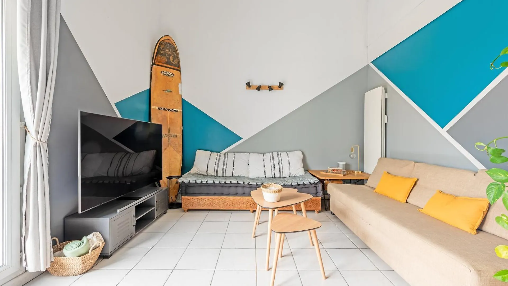Le Surf : Triplex contacts